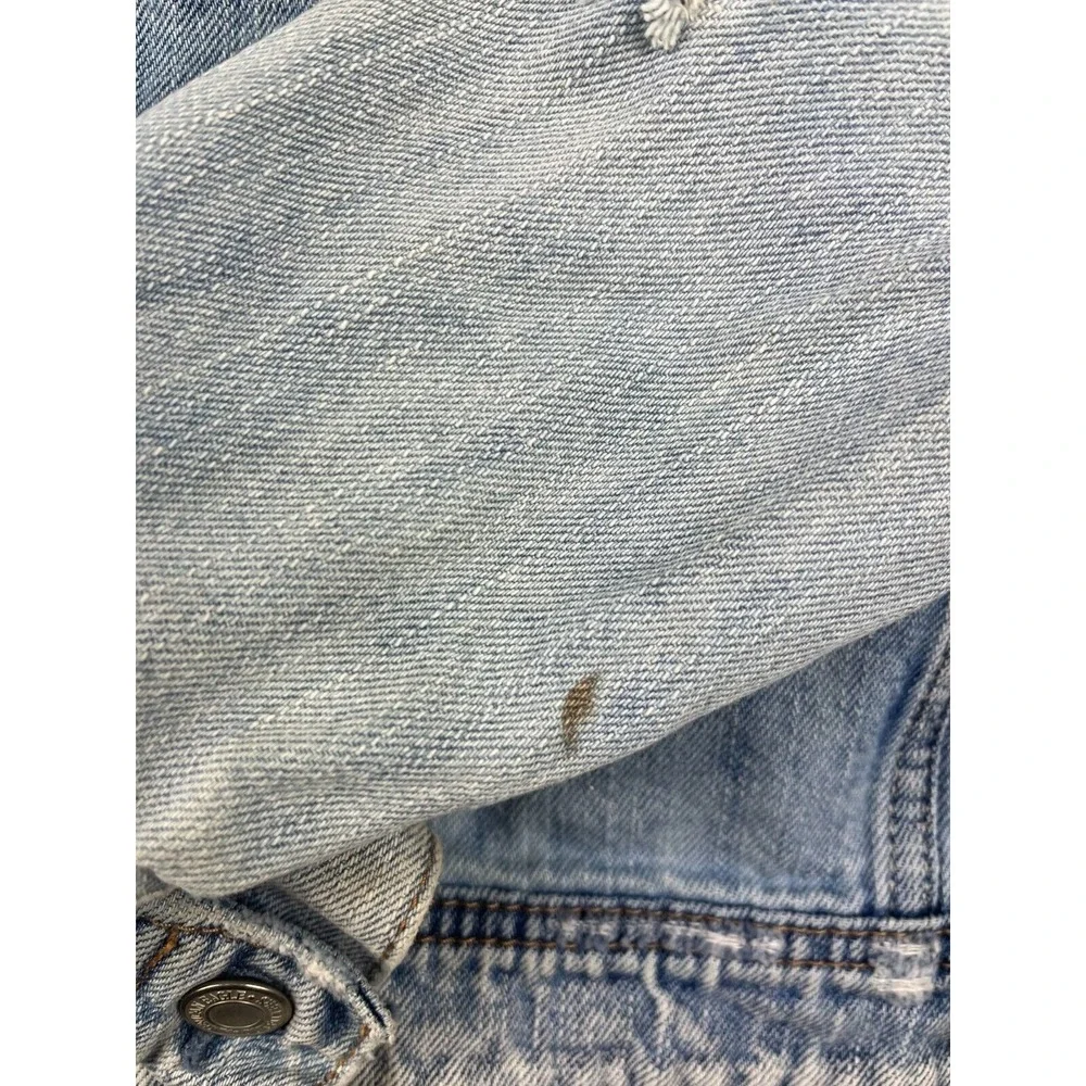 American Eagle‎ Womens Denim button up size M Jacket Distressed Light Wash